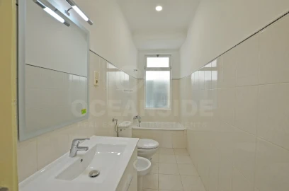 Apartamento T2 para Arrendamento em Arroios