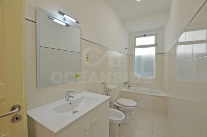 Apartamento T2 para Arrendamento em Arroios