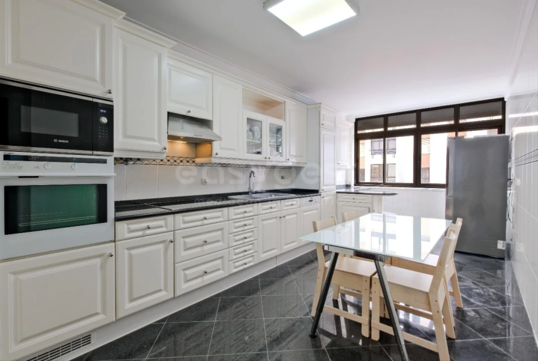 Apartamento T3 para Venda em Alfragide Foto 8