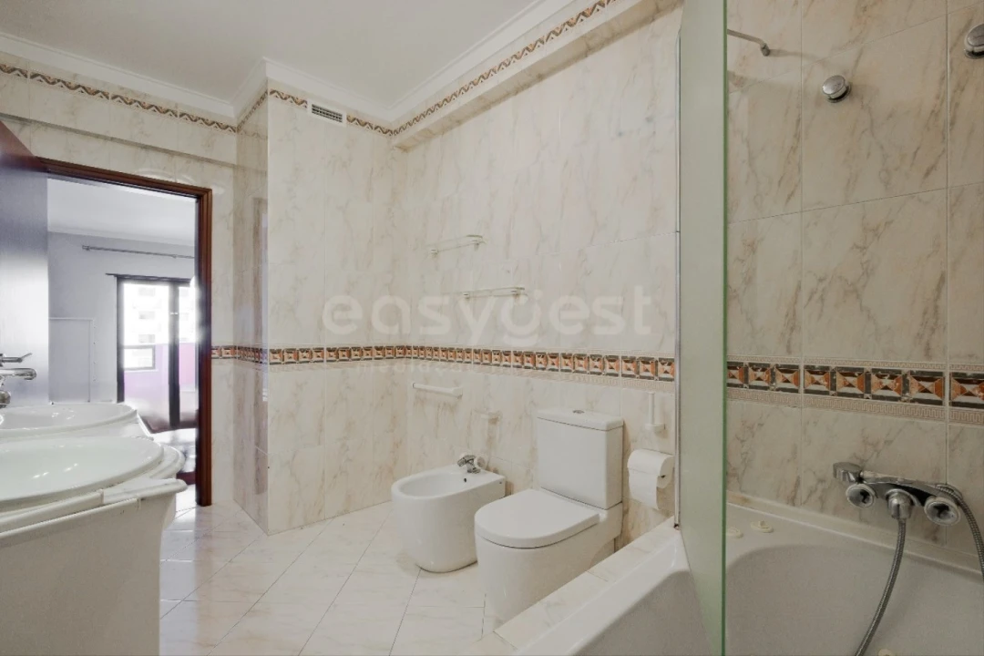 Apartamento T3 para Venda em Alfragide Foto 14