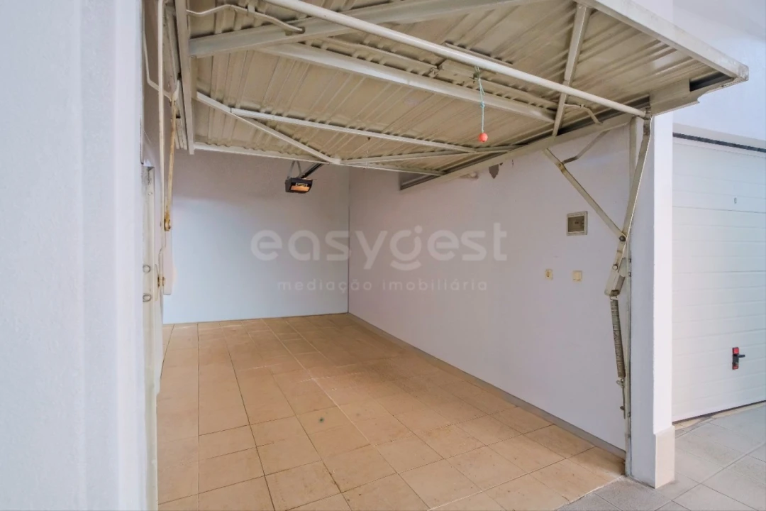 Apartamento T3 para Venda em Alfragide Foto 21