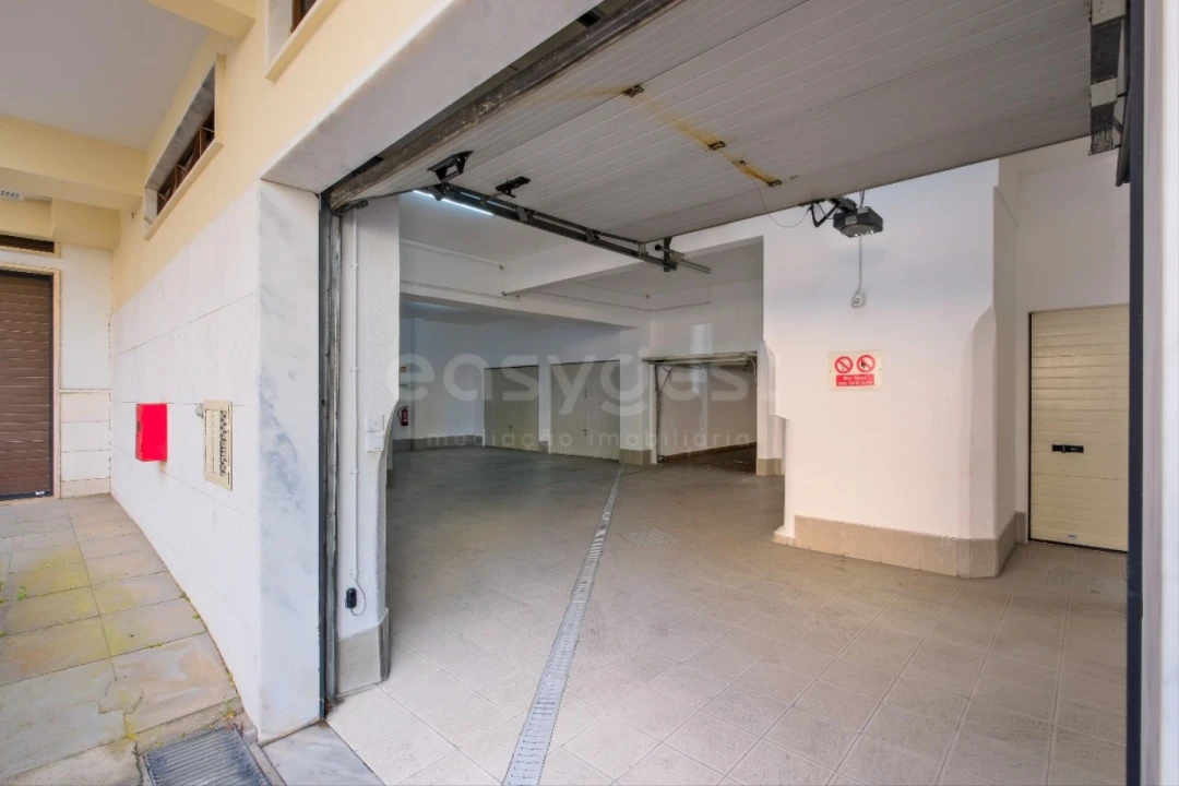 Apartamento T3 para Venda em Alfragide Foto 22