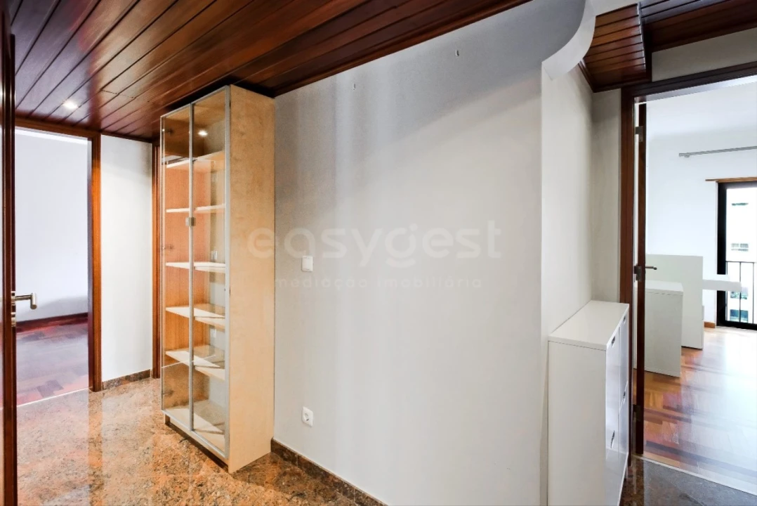 Apartamento T3 para Venda em Alfragide Foto 34