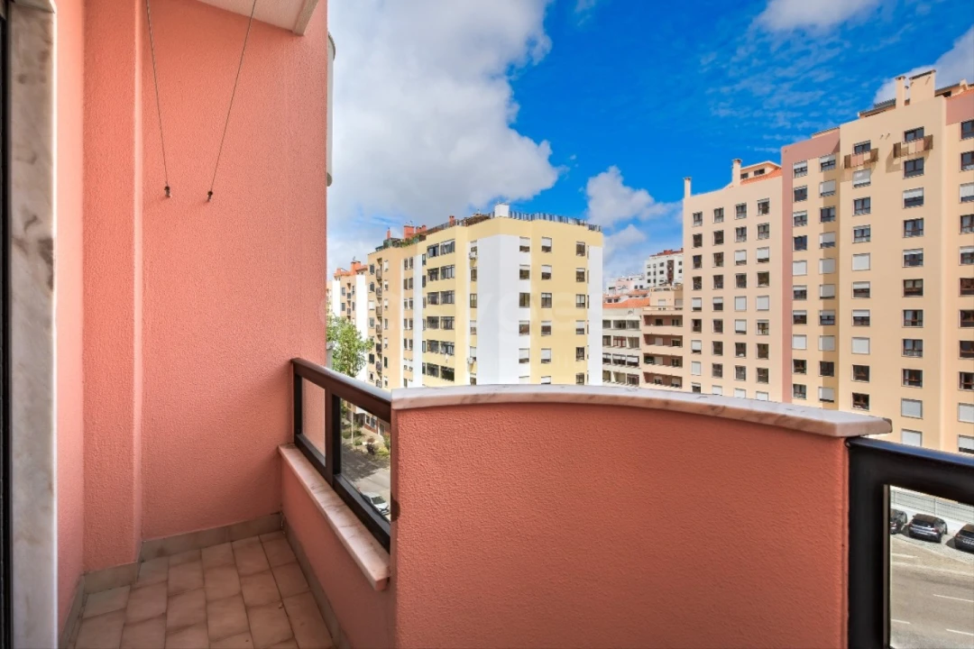 Apartamento T3 para Venda em Alfragide Foto 39