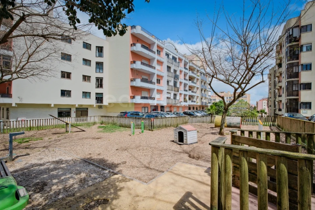 Apartamento T3 para Venda em Alfragide Foto 53