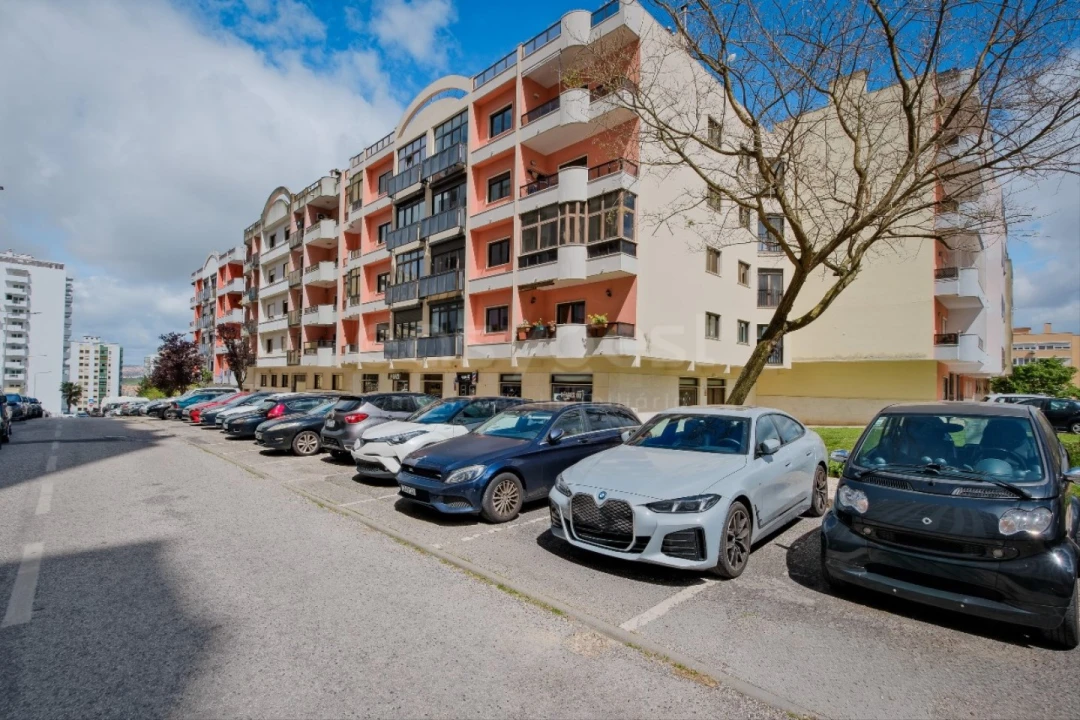 Apartamento T3 para Venda em Alfragide Foto 54