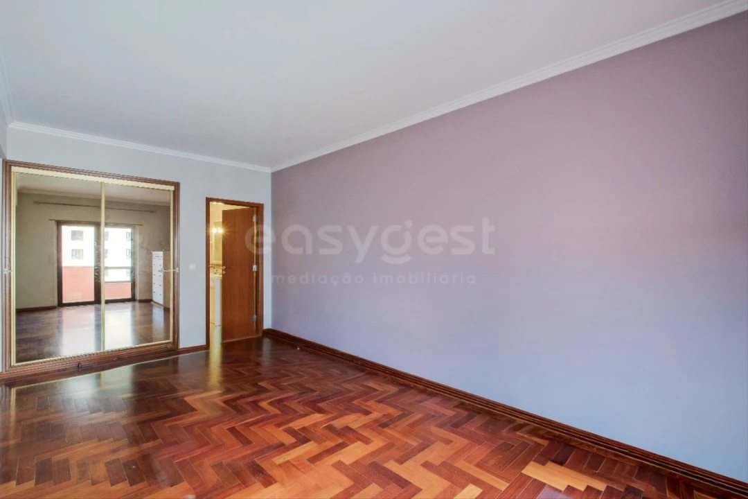 Apartamento T3 para Venda em Alfragide Foto 35