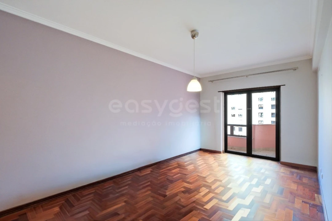 Apartamento T3 para Venda em Alfragide Foto 38