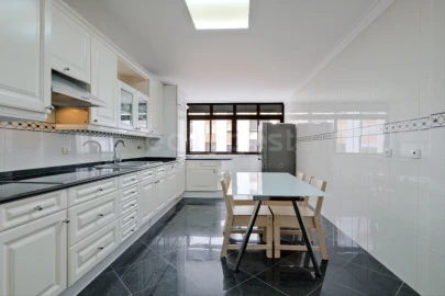 Apartamento T3 para Venda em Alfragide