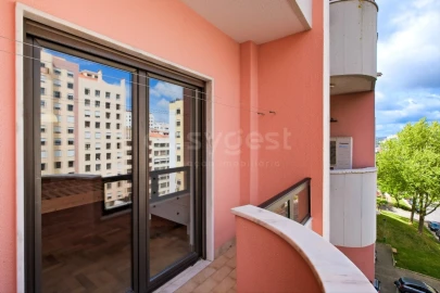 Apartamento T3 para Venda em Alfragide