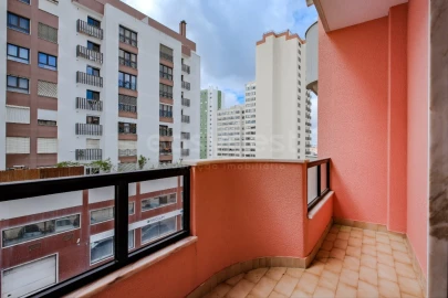 Apartamento T3 para Venda em Alfragide