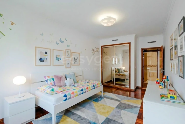 Apartamento T3 para Venda em Alfragide Foto 6