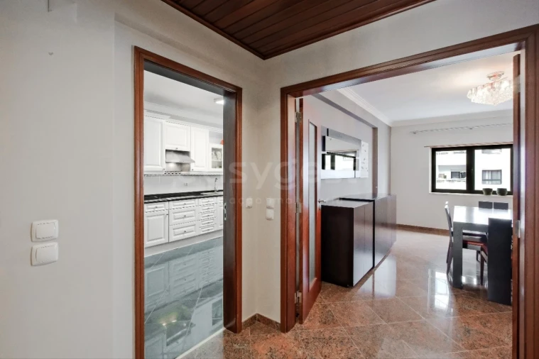 Apartamento T3 para Venda em Alfragide Foto 10