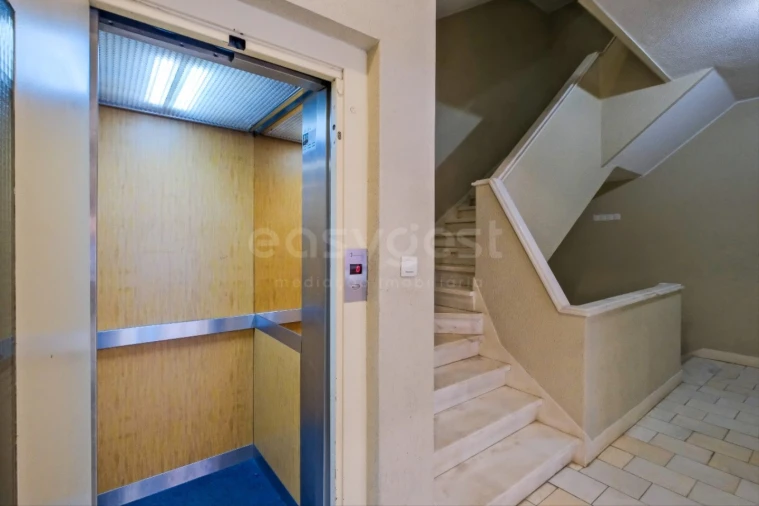 Apartamento T3 para Venda em Alfragide Foto 23