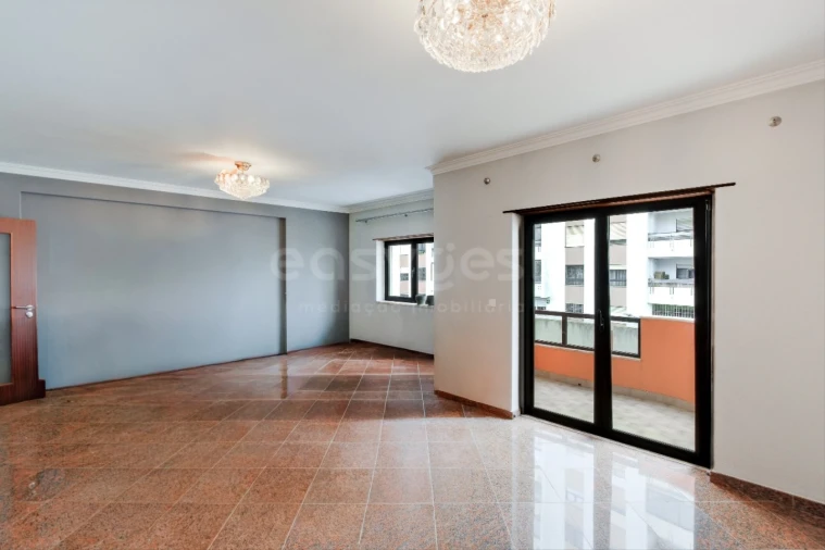 Apartamento T3 para Venda em Alfragide Foto 25