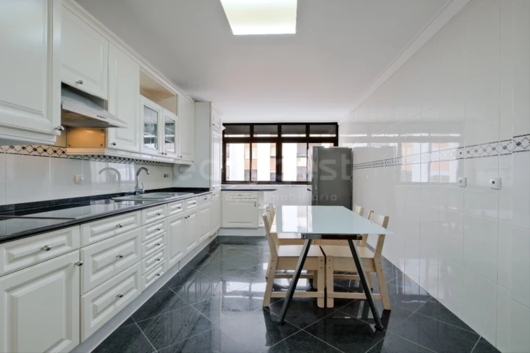 Apartamento T3 para Venda em Alfragide Foto 31