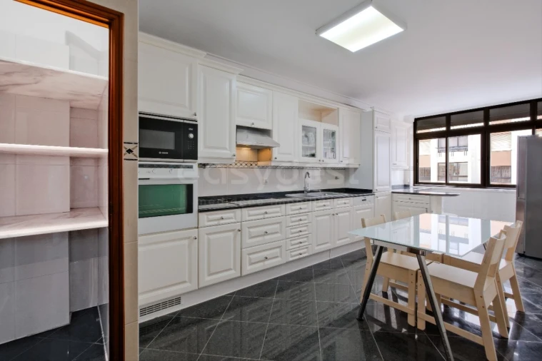 Apartamento T3 para Venda em Alfragide Foto 32