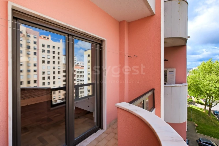 Apartamento T3 para Venda em Alfragide Foto 41