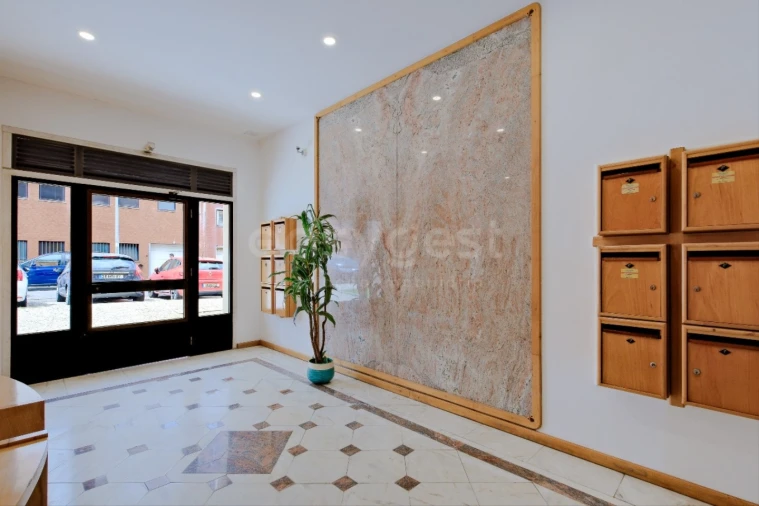 Apartamento T3 para Venda em Alfragide Foto 49