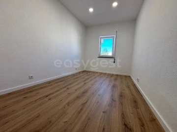 Apartamento T2 para Venda em Sesimbra (Santiago)