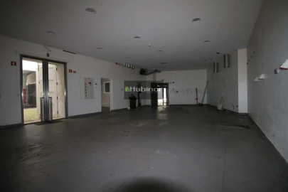 Loja para Arrendamento em Santa Maria Maior e Monserrate e Meadela