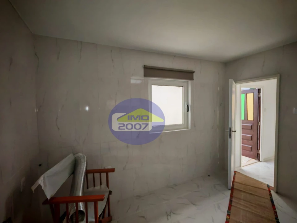 Moradia T6 para Venda em São Paio de Oleiros Foto 30