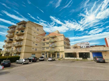 Loja para Venda em Marrazes e Barosa