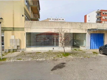 Loja para Venda em Marrazes e Barosa