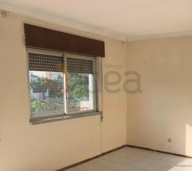 Apartamento T2 para Venda em Vila Nova da Rainha Foto 9