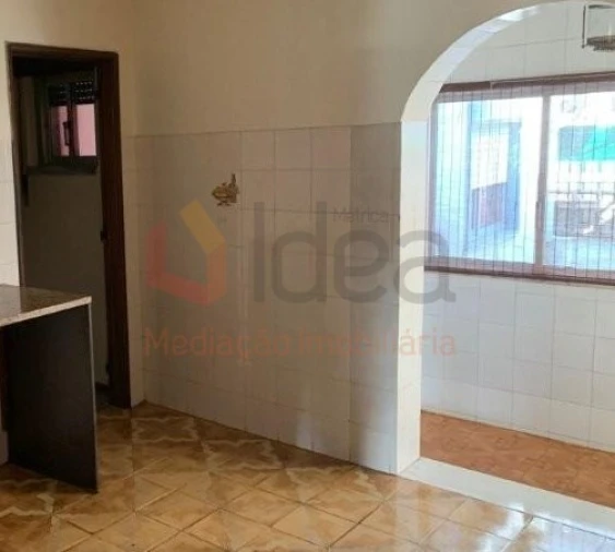 Apartamento T2 para Venda em Vila Nova da Rainha Foto 5