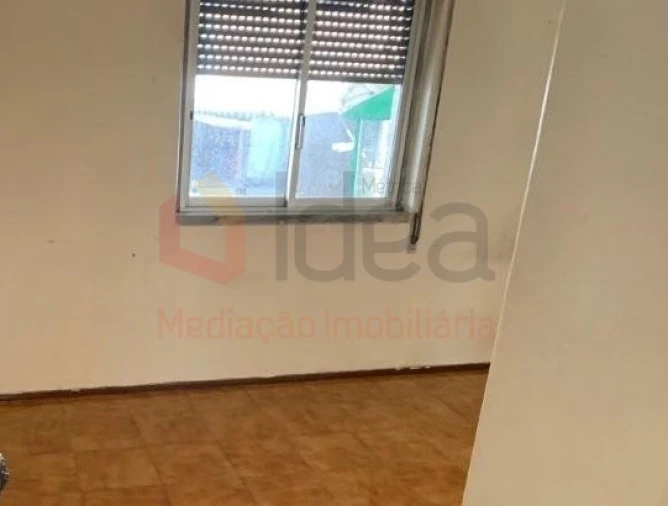 Apartamento T2 para Venda em Vila Nova da Rainha Foto 14