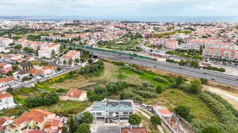 Moradia T4 para Venda em São Domingos de Rana