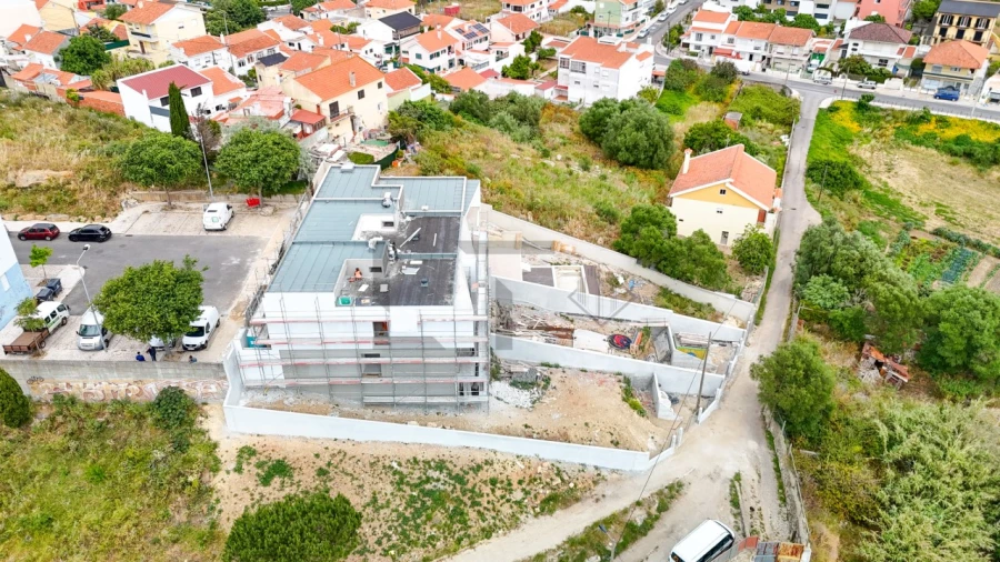 Moradia T4 para Venda em São Domingos de Rana Foto 39