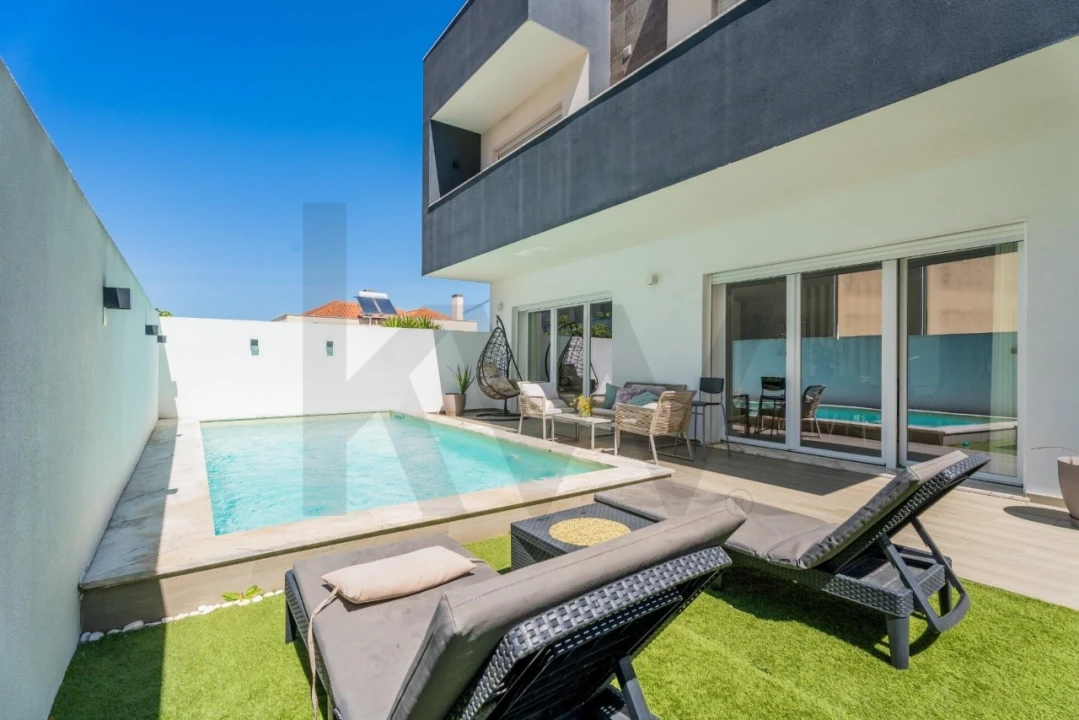 Moradia T3 para Venda em Ramada e Caneças Foto 7