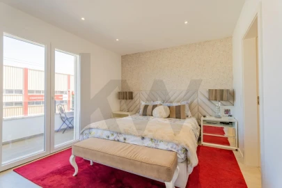 Moradia T3 para Venda em Ramada e Caneças