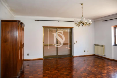 Moradia T4 para Venda em São João Baptista e Santa Maria dos Olivais