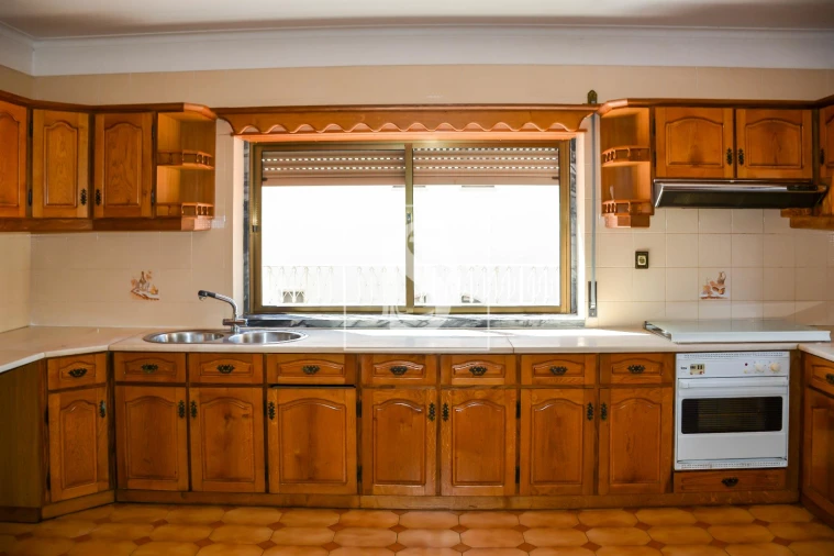 Moradia T4 para Venda em São João Baptista e Santa Maria dos Olivais Foto 3