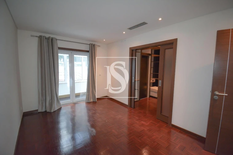 Moradia T5 para Venda em São João Baptista e Santa Maria dos Olivais Foto 15