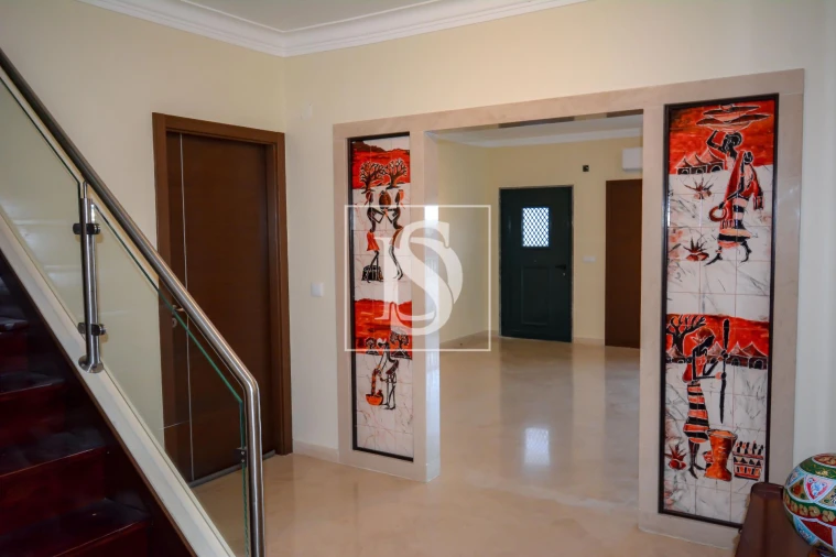 Moradia T5 para Venda em São João Baptista e Santa Maria dos Olivais Foto 3