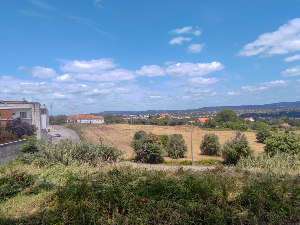 Terreno para Venda em São João Baptista e Santa Maria dos Olivais Foto 1