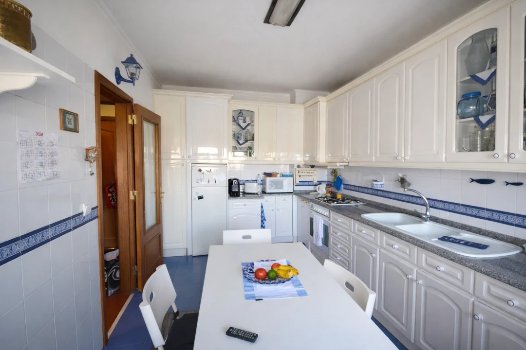 Apartamento T3 para Venda em São João Baptista e Santa Maria dos Olivais Foto 1