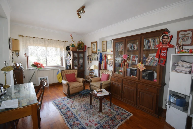 Apartamento T3 para Venda em São João Baptista e Santa Maria dos Olivais Foto 2