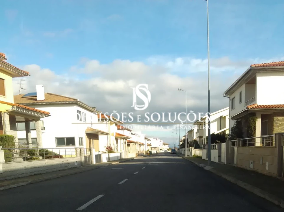 Terreno para Venda em Sé, Santa Maria e Meixedo Foto 6