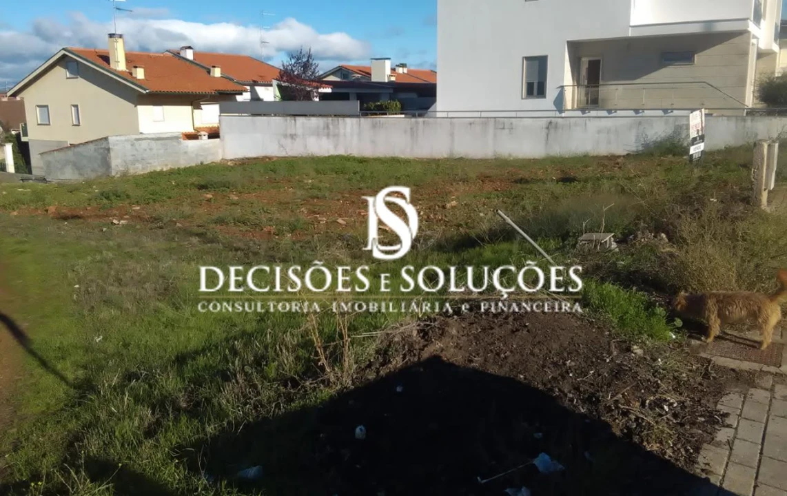 Terreno para Venda em Sé, Santa Maria e Meixedo Foto 1