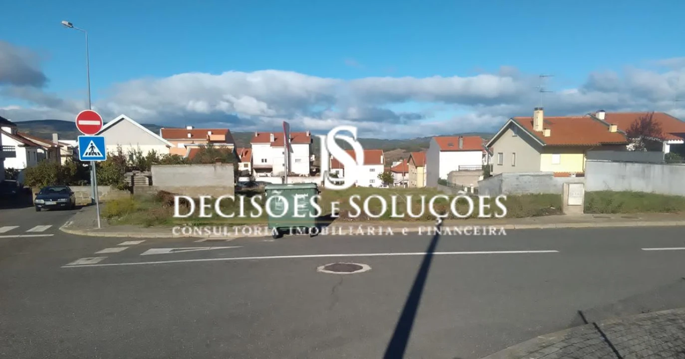 Terreno para Venda em Sé, Santa Maria e Meixedo Foto 2