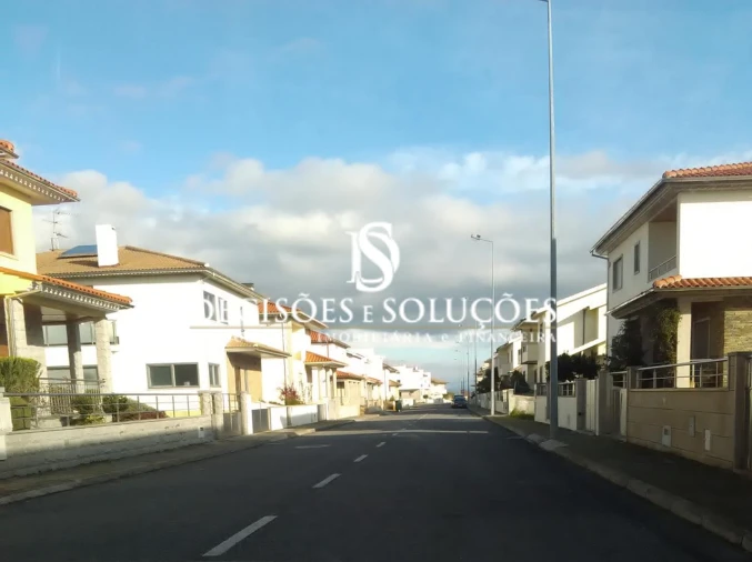 Terreno para Venda em Sé, Santa Maria e Meixedo Foto 6