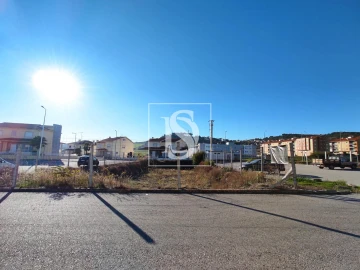 Terreno para Venda em Sé, Santa Maria e Meixedo