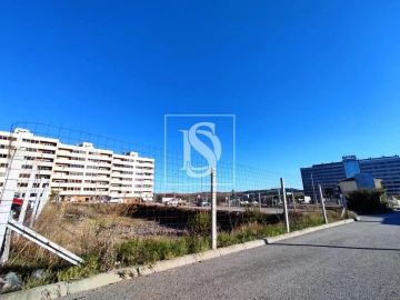 Terreno para Venda em Sé, Santa Maria e Meixedo