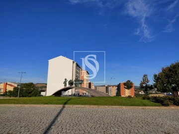 Terreno para Venda em Sé, Santa Maria e Meixedo