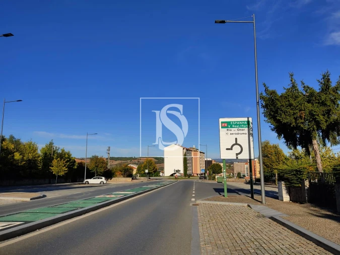 Terreno para Venda em Sé, Santa Maria e Meixedo